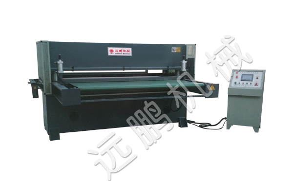 電腦控制卷狀材料夾緊送料整板連續(xù)作業(yè)裁斷機 電腦控制卷狀材料夾緊送料整板連續(xù)作業(yè)裁斷機