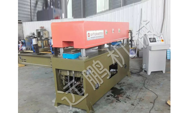 自動單邊滑臺式精密四柱裁斷機 自動單邊滑臺式精密四柱裁斷機