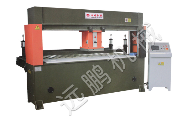 微電腦精密四柱自動移動式裁斷機 微電腦精密四柱自動移動式裁斷機